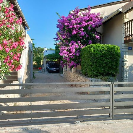 Familien Ferienhaus Vir Croatia 150M Strand Restaurant Einkaufen Екстериор снимка