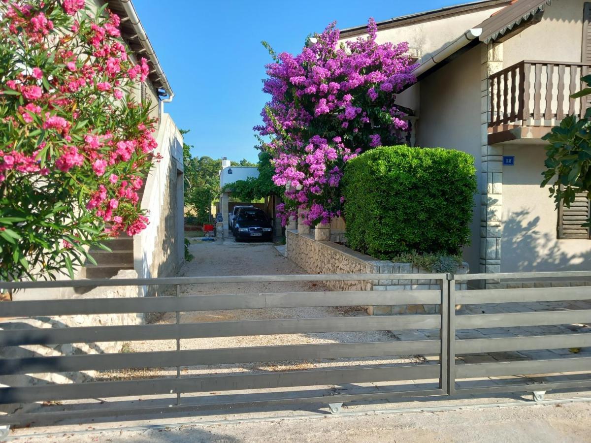 Familien Ferienhaus Vir Croatia 150M Strand Restaurant Einkaufen Екстериор снимка